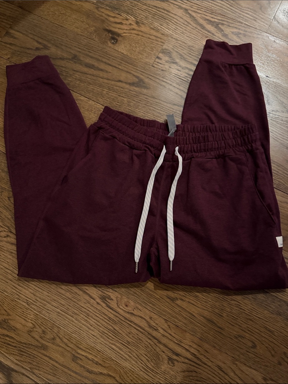 Vuori Women's Burgundy Drawstring Joggers